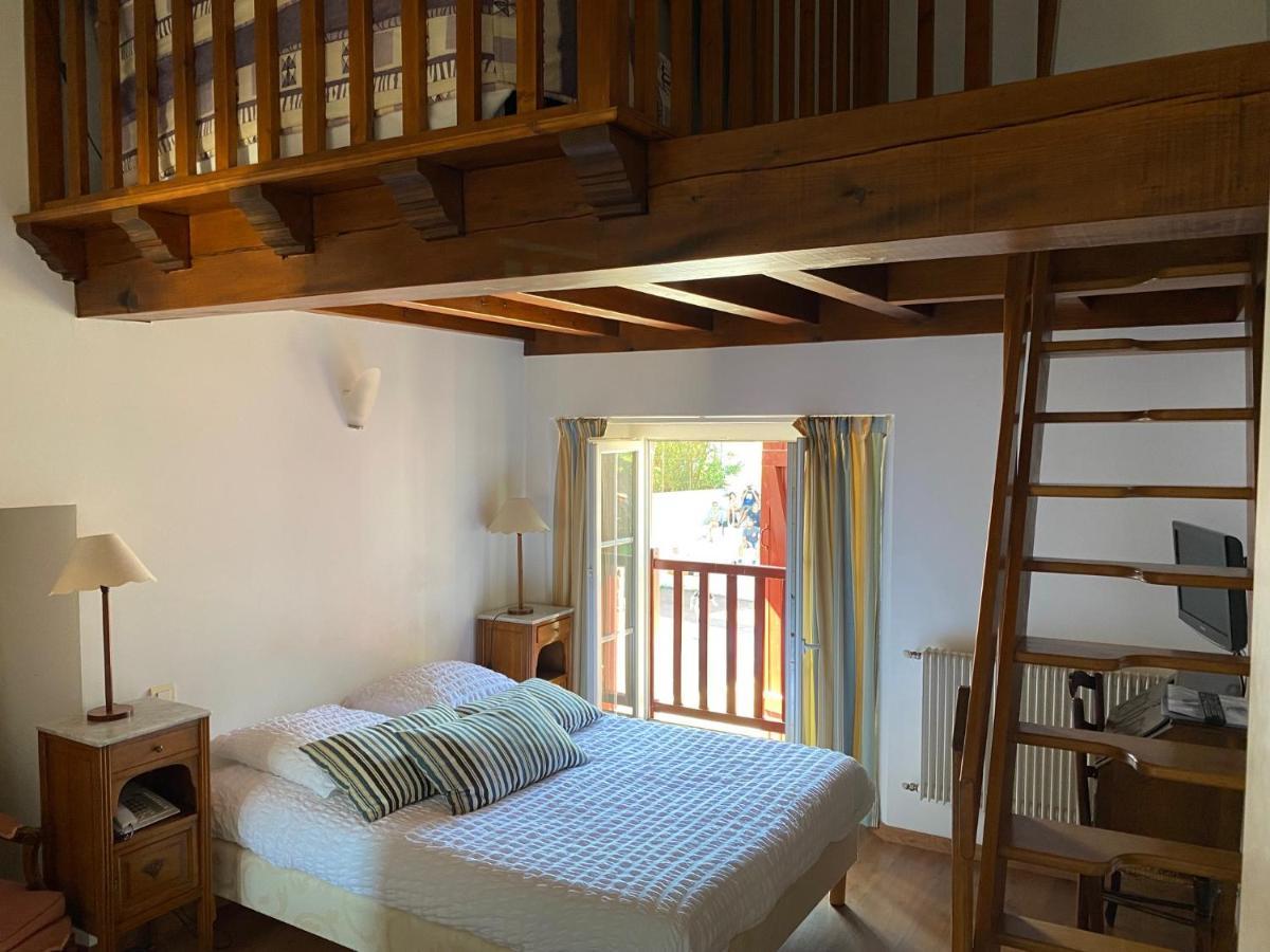 Auberge Chez Tante Ursule カンボ・レ・バン エクステリア 写真