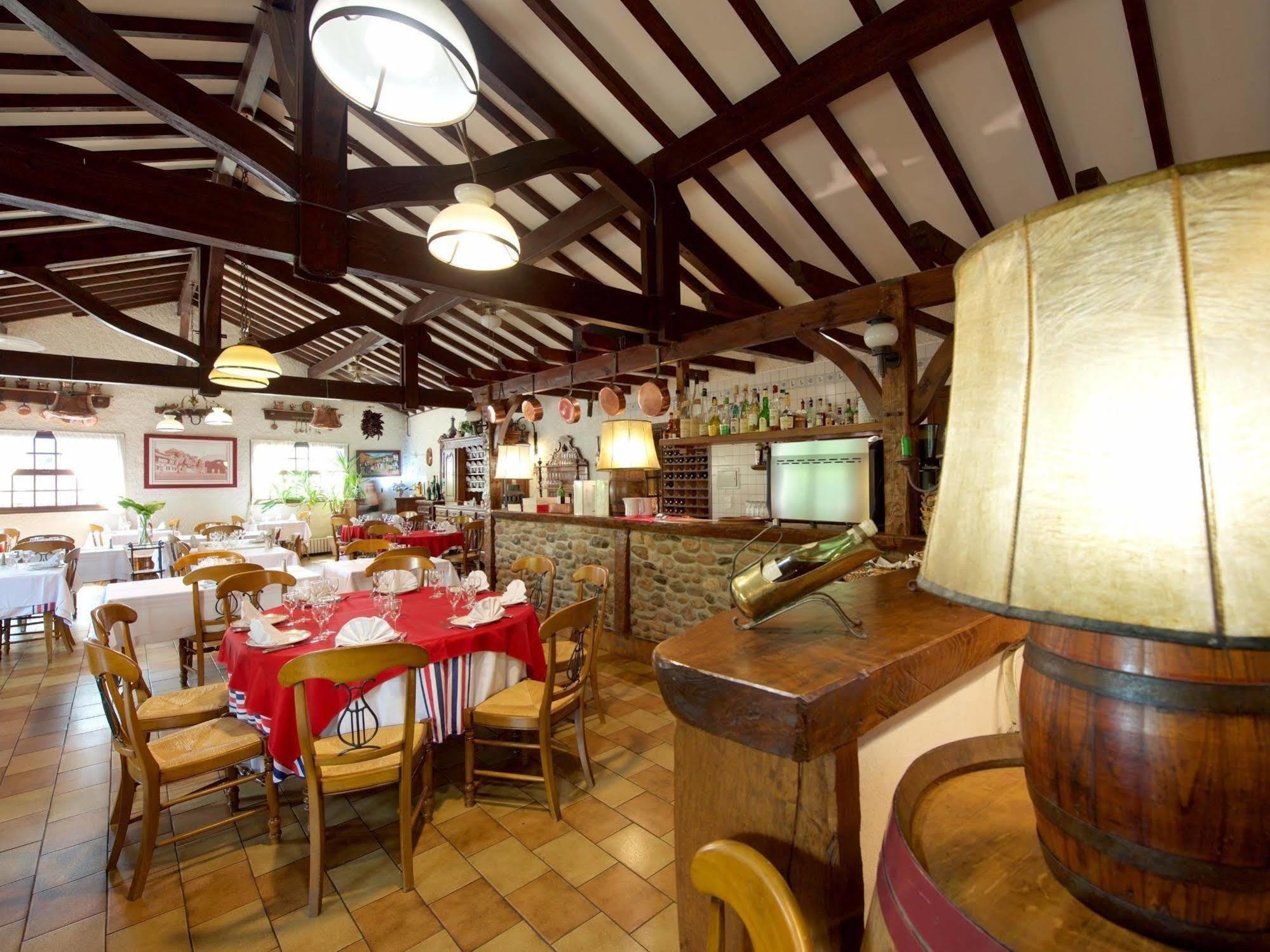 Auberge Chez Tante Ursule カンボ・レ・バン エクステリア 写真